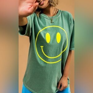 Dressed LALA ORIGINAL - The World Needs Your Magic Oversized Tee Sage Neon S/M